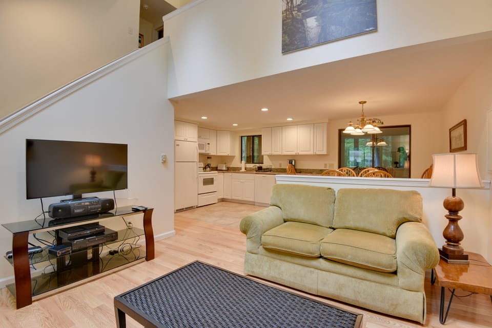 Deck & Fire Pit: Pocono Lake Home Near Skiing! House in Coolbaugh Township