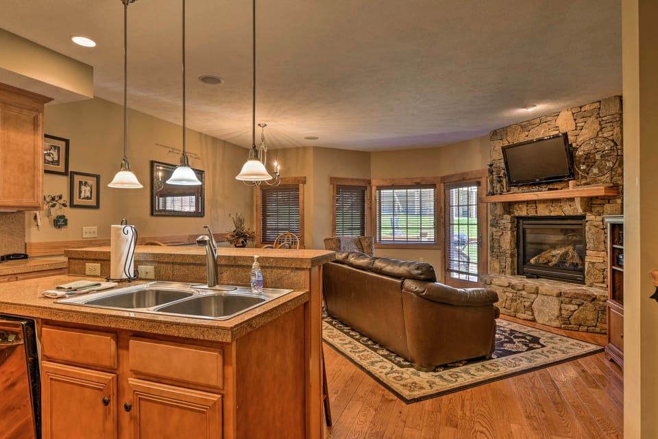 Southwind Seven Springs Home on Ski Slopes! Apartment in Pennsylvania
