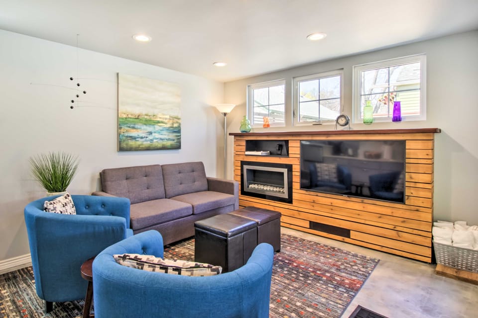 Fort Collins Vacation Rental w/ Private Hot Tub! Cottage in Fort Collins