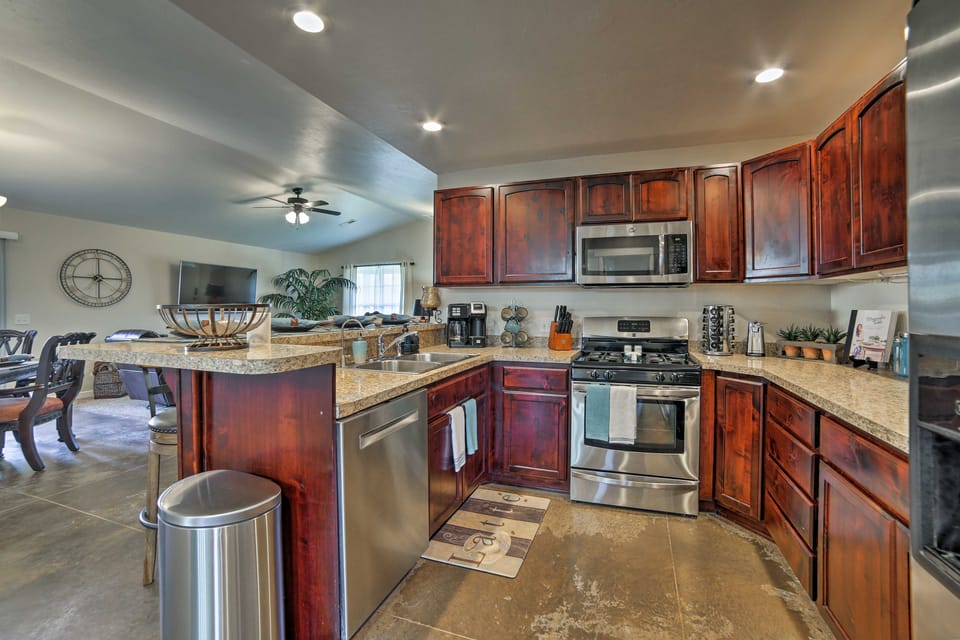 Mountain-View Moab Home w/ Pool & Hot Tub Access! House in Utah