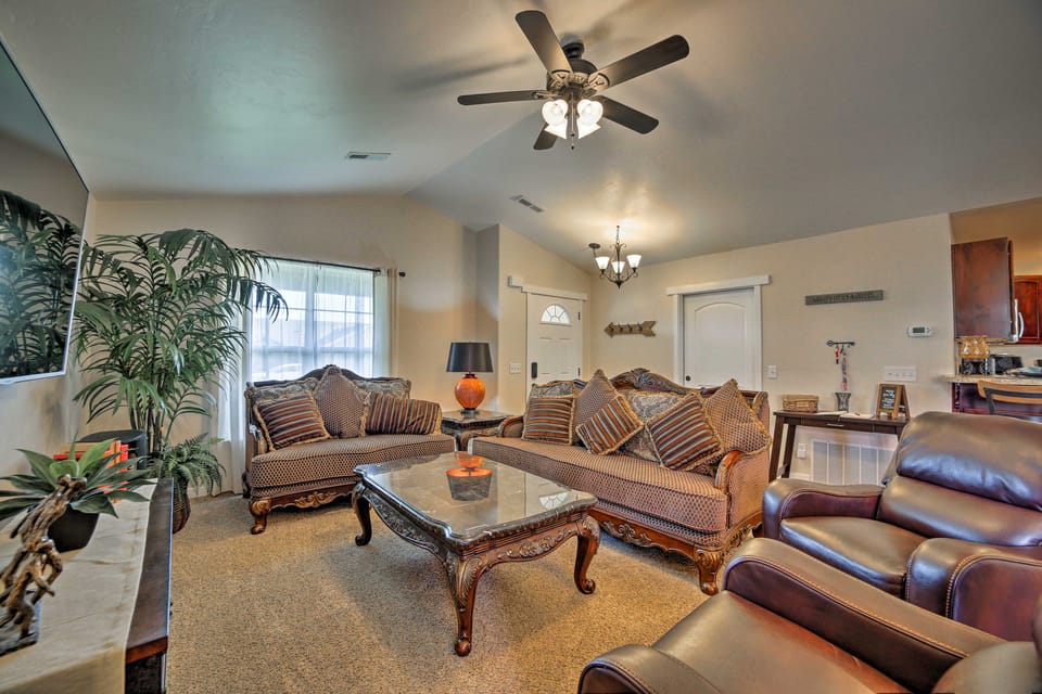 Mountain-View Moab Home w/ Pool & Hot Tub Access! House in Utah