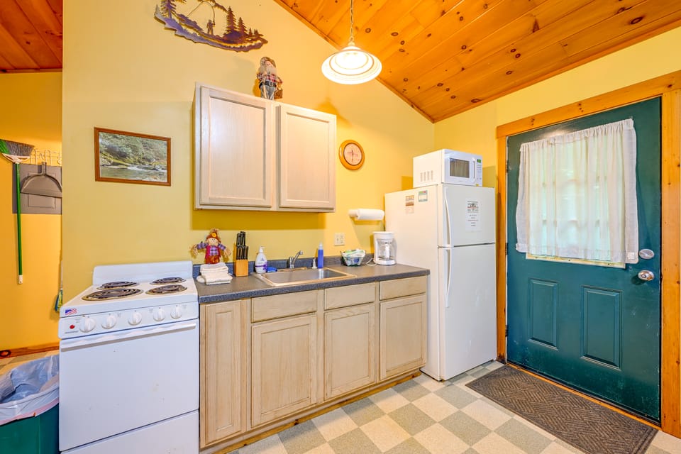 Pet-Friendly Smoky Mountain Cabin: Hunt & Fish! House in Fontana Lake