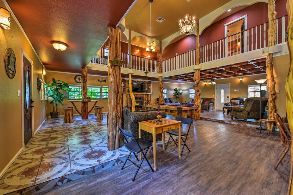 Spacious Conroe Home w/ Foosball & Pool Table! House in Texas