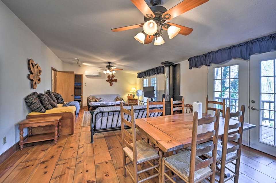Secluded Bryson City Home w/ Deck, Steps to Creek! Cottage in Tennessee