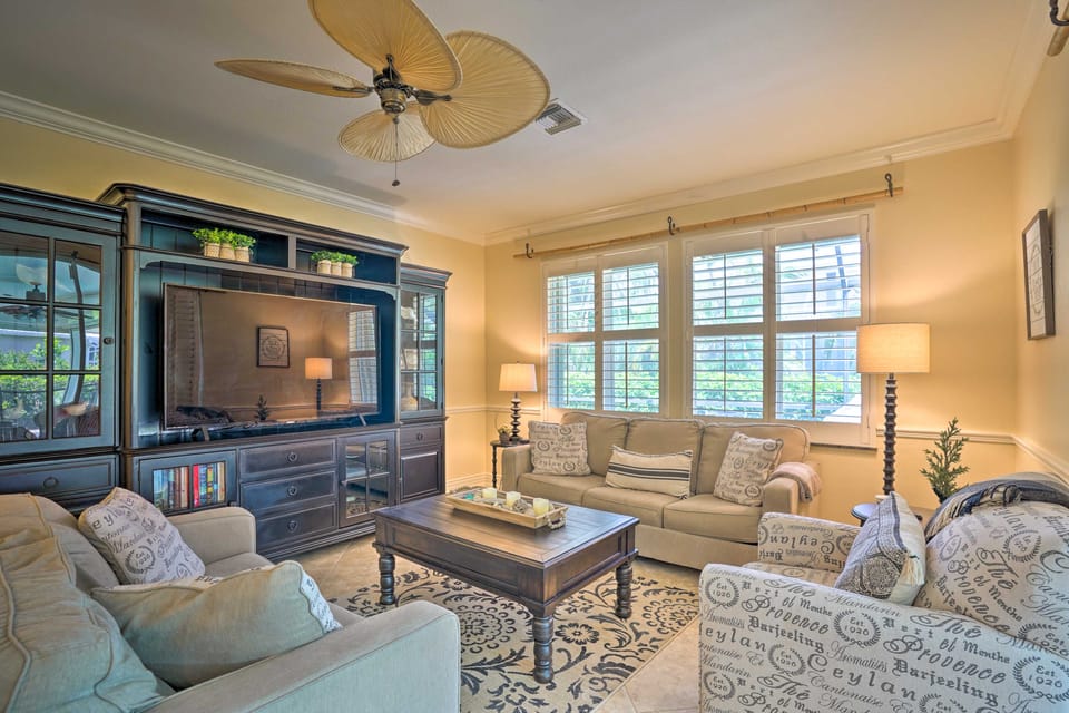 < 1 Mi to Beach w/ Pool & Lanai: Marco Island Home House in Marco Island
