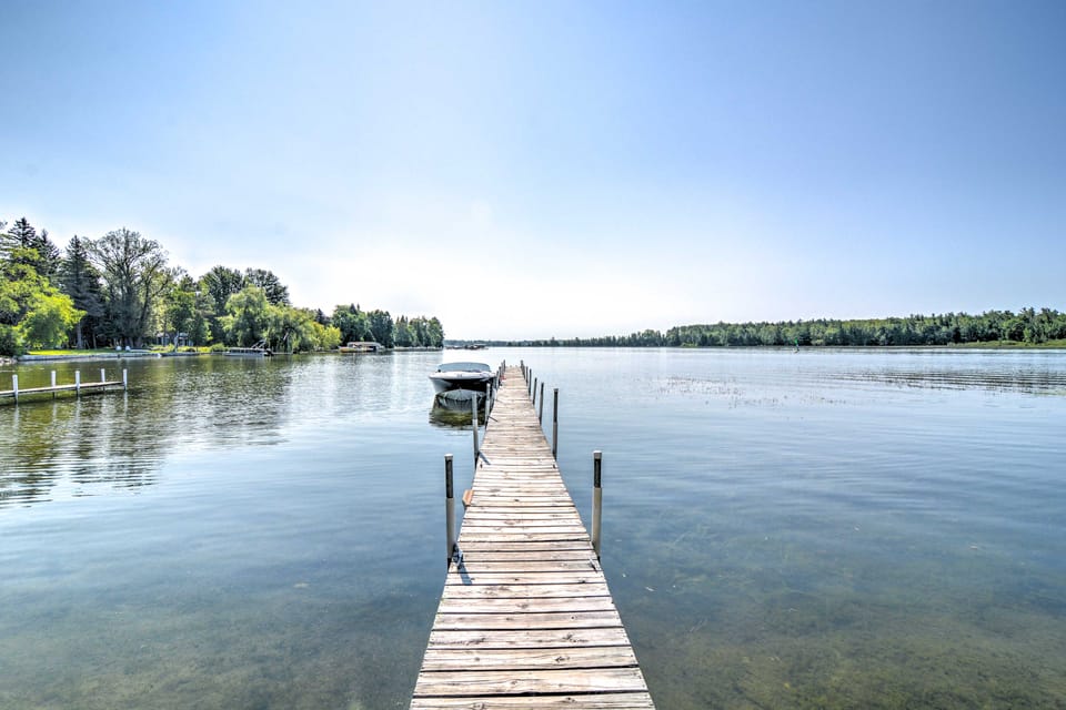 'Tiny House Cottage 6'  w/ Dock on Crooked Lake Apartment in Oden