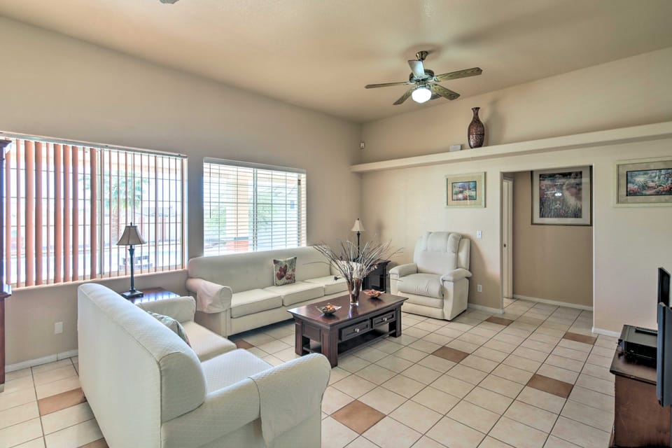 Private Desert Escape 5 Min to Casino, Lake, River House in Bullhead City