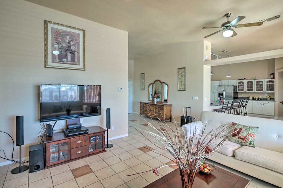 Private Desert Escape 5 Min to Casino, Lake, River House in Bullhead City