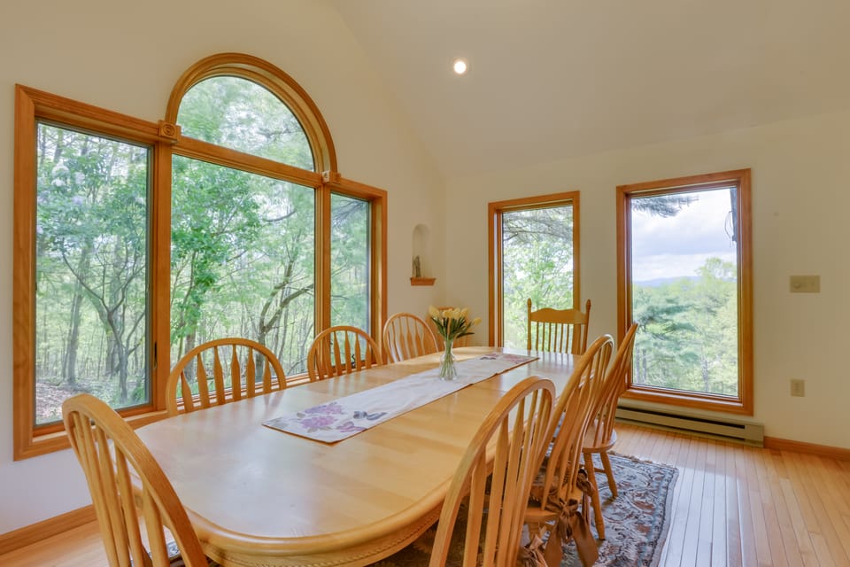 Peaceful Bedford Escape: Deck & Stunning Views! House in Pennsylvania