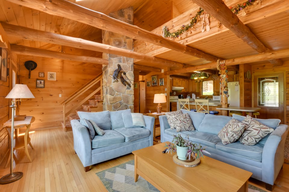 Peaceful Bedford Escape: Deck & Stunning Views! House in Pennsylvania