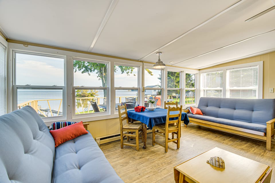 Bayfront Red Creek Vacation Rental w/ Boat Dock! Cottage in New York