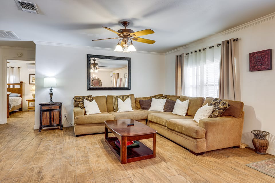 Charming Lake Retreat w/ Patio & Boat Parking! House in Canyon Lake