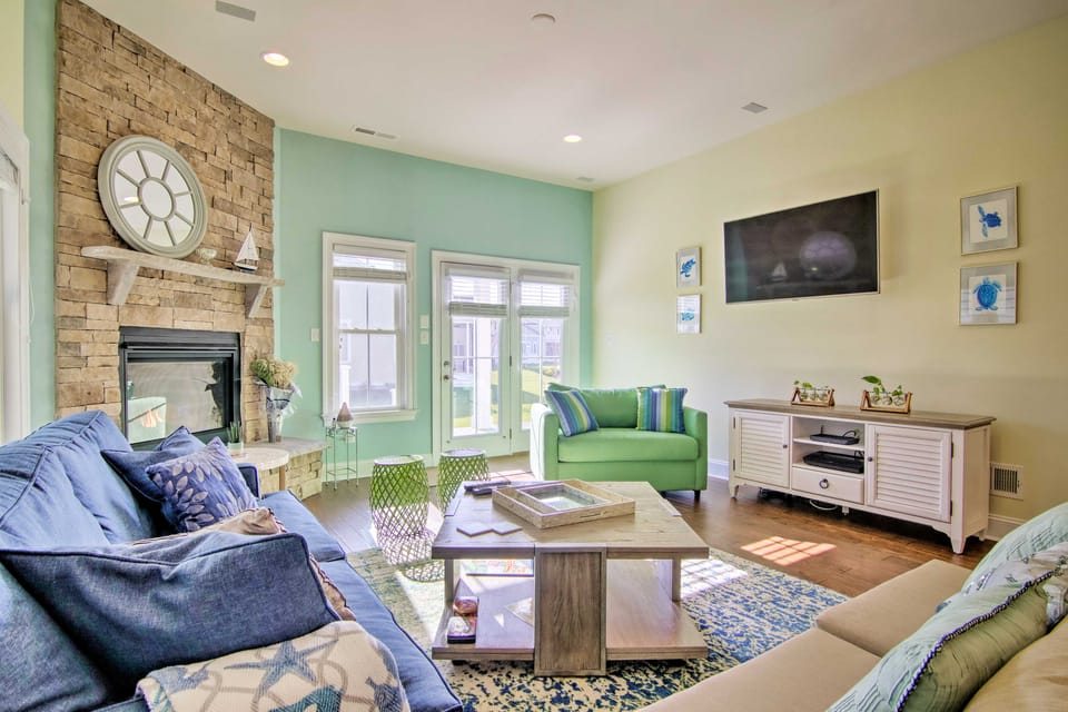 3 Mi to Fenwick Island Beach: Luxe Bungalow House in Sussex County