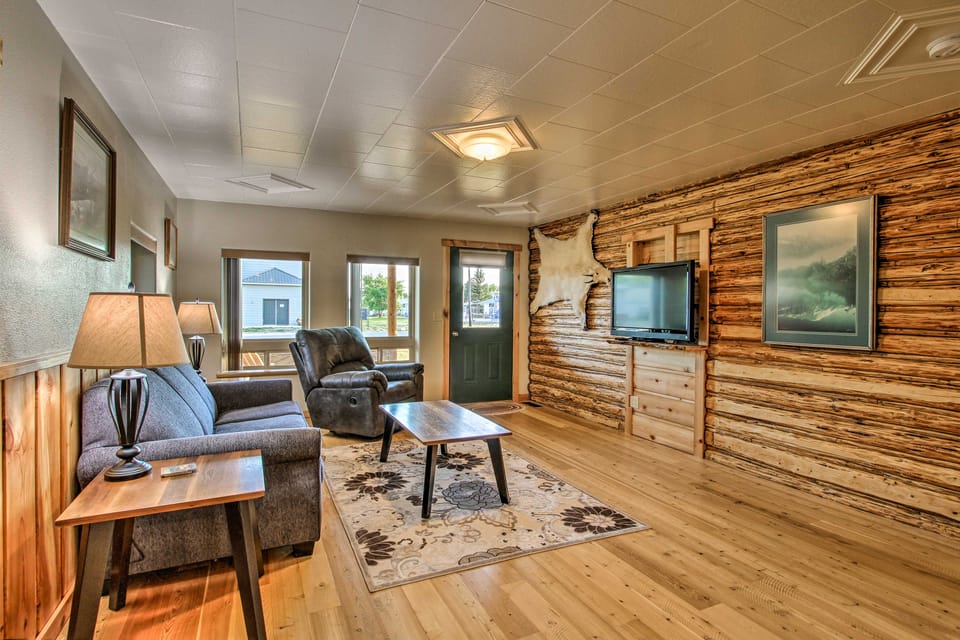 Pet-Friendly Augusta Cabin - Walk to Main Street! House in Idaho