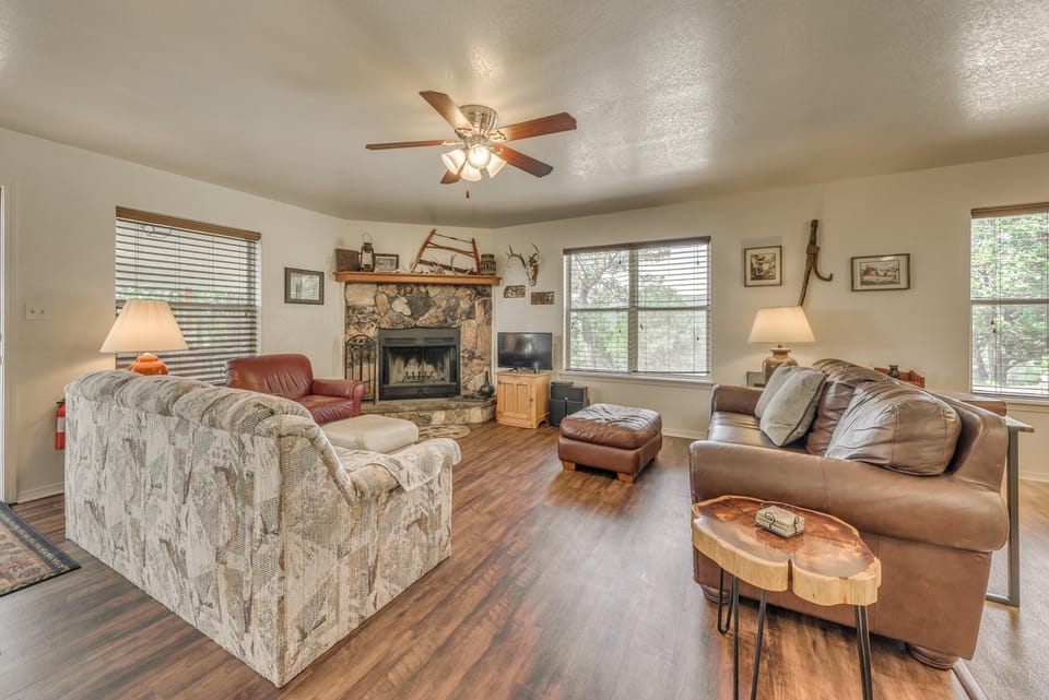 Hillside Haven w/ Deck < 2 Miles to Dwtn Ruidoso! House in Ruidoso