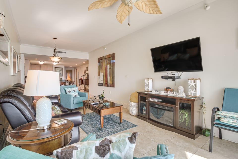 Beachfront Condo w/ Pool Access in Biloxi! Apartment in Biloxi