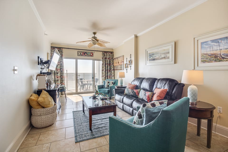 Beachfront Condo w/ Pool Access in Biloxi! Apartment in Biloxi