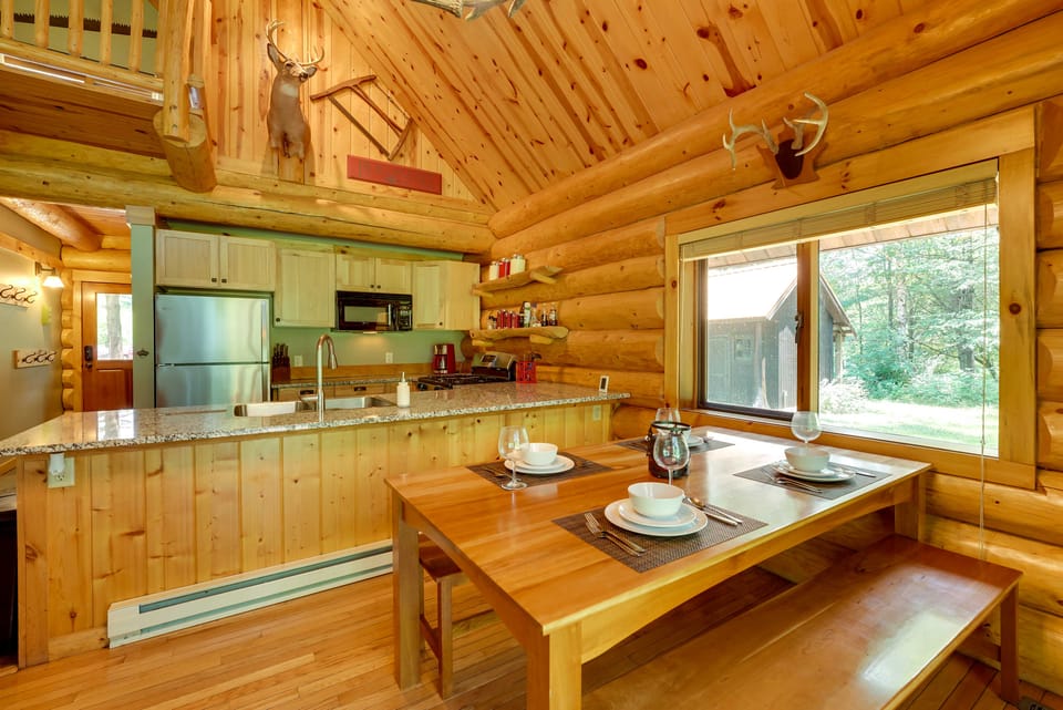 Secluded Log Cabin in NW Michigan: Hot Tub & Deck House in Michigan