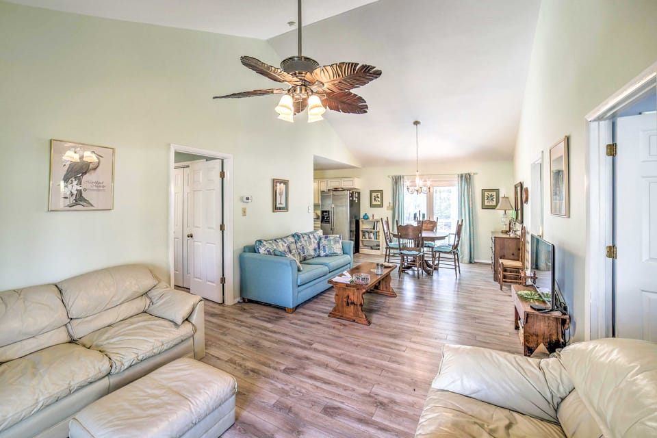 Oak Island Home w/ Yard < 1 Mi to the Beach! House in Oak Island