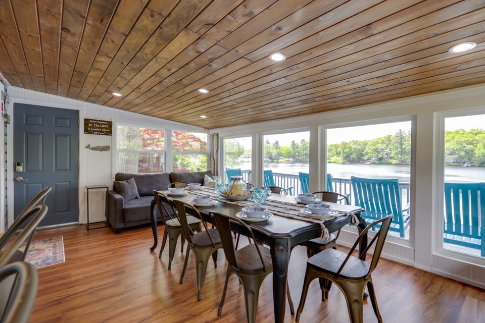 Football Fans Lake Retreat - 5 Mi to Gillette! House in Massachusetts