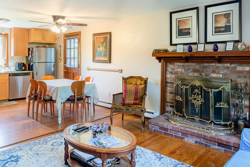 Walk to Beach & Main St: Dog-Friendly Cape Cod Gem House in Hyannis