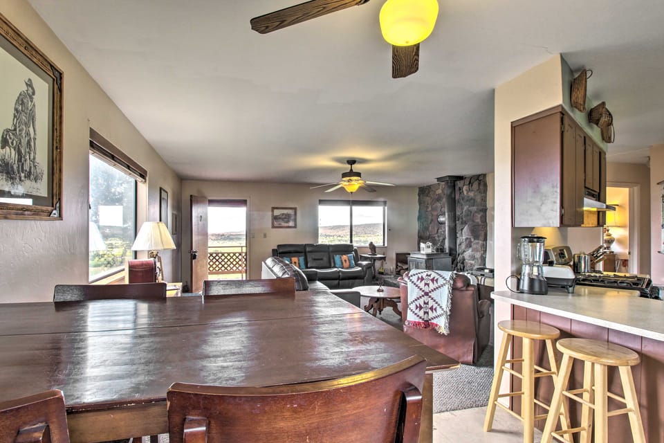 Peaceful Ranch Cabin, 3 Mi to Becker Lake! House in Arizona