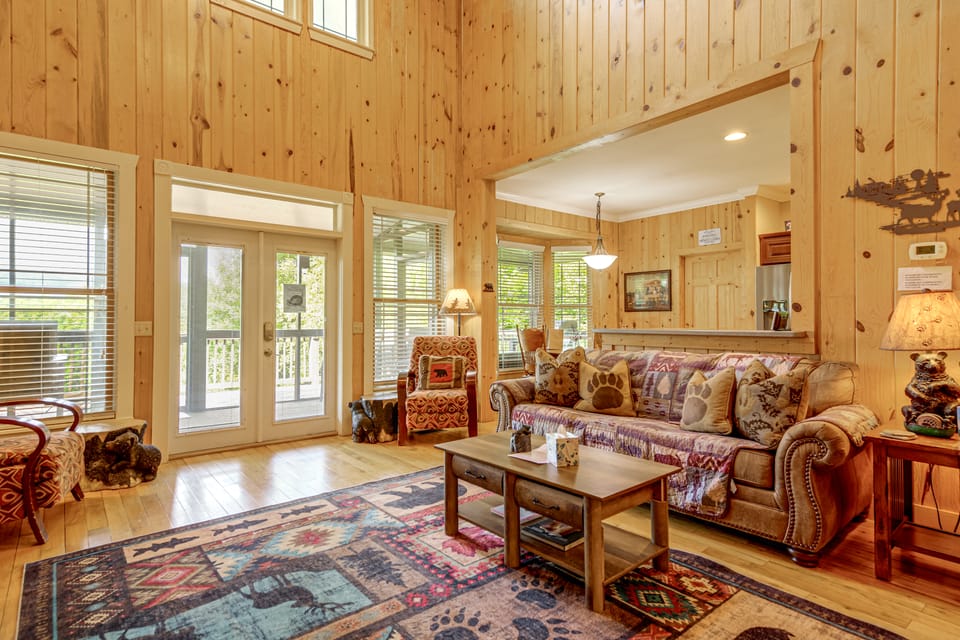 Hot Tub & Mtn Views: Beautiful Bryson City Home House in Swain County