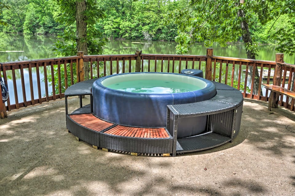 Fishing Boats Coming Spring '26! Macks Creek Cabin House in Ozark Mountains