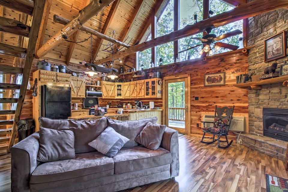 Fishing Boats Coming Spring '26! Macks Creek Cabin House in Ozark Mountains