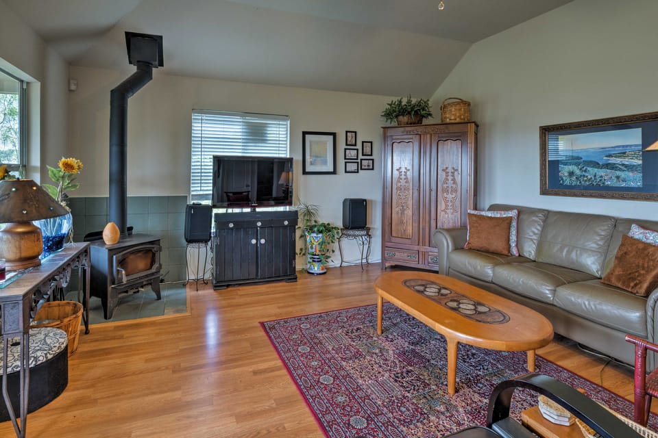 2 Furnished Decks & Lake Views: Austin Escape House in Lake Austin