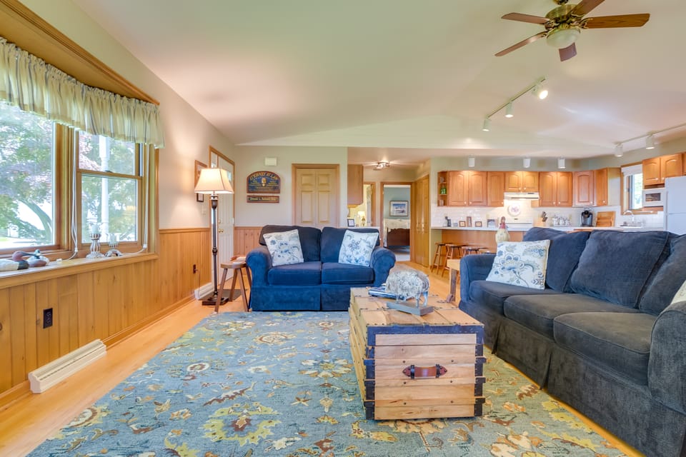 2 Mi to Wineries: Calm Cottage on 90 Acres w/ Barn Cottage in Pennsylvania