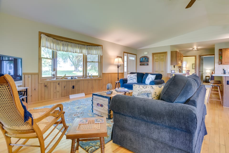 2 Mi to Wineries: Calm Cottage on 90 Acres w/ Barn Cottage in Pennsylvania
