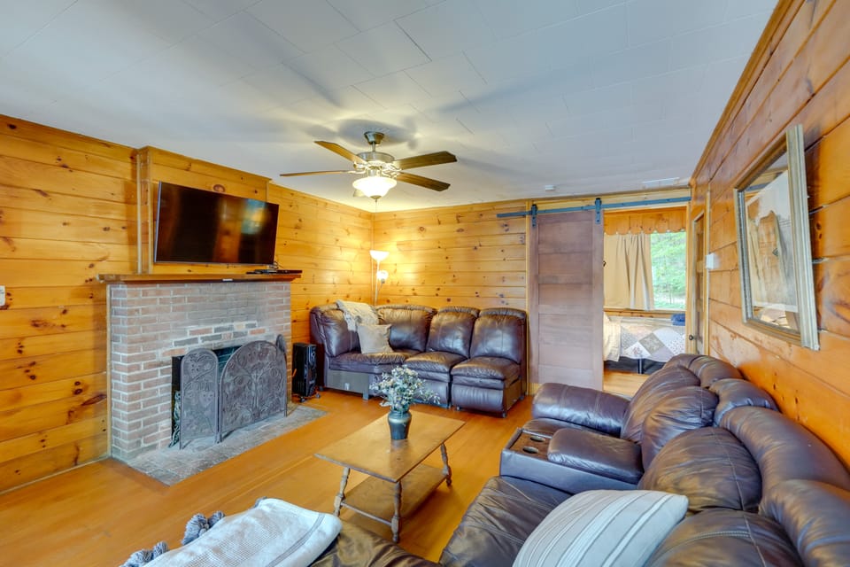 Massachusetts Lake House w/ Dock - Pets Welcome! House in Lake Buel