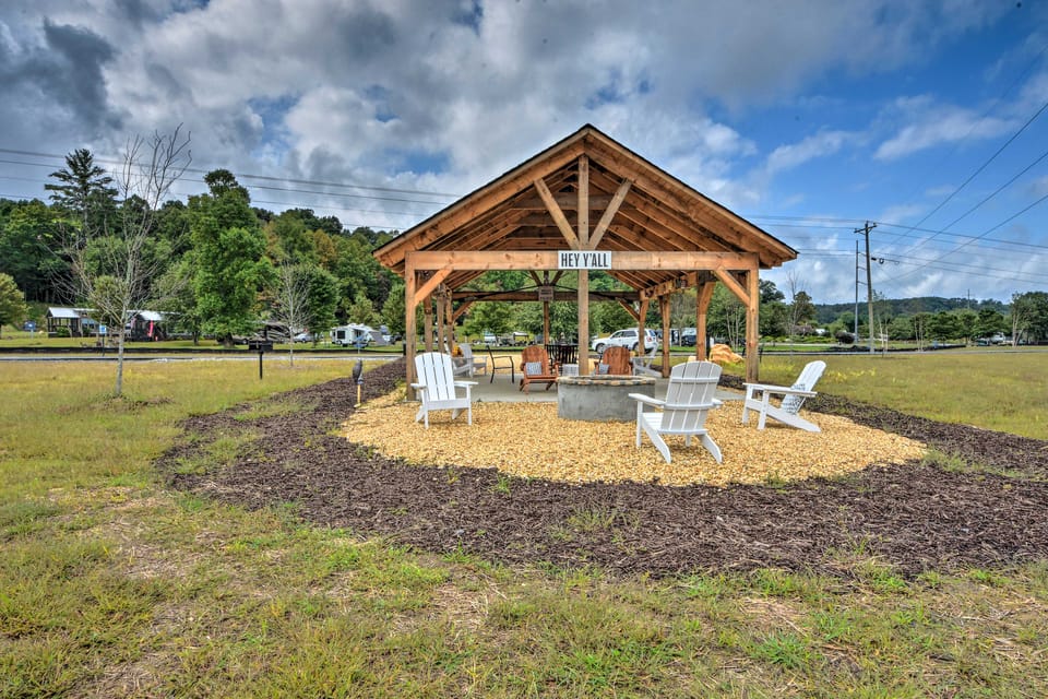Secluded Morganton Tiny Home w/ Grills! House in Georgia
