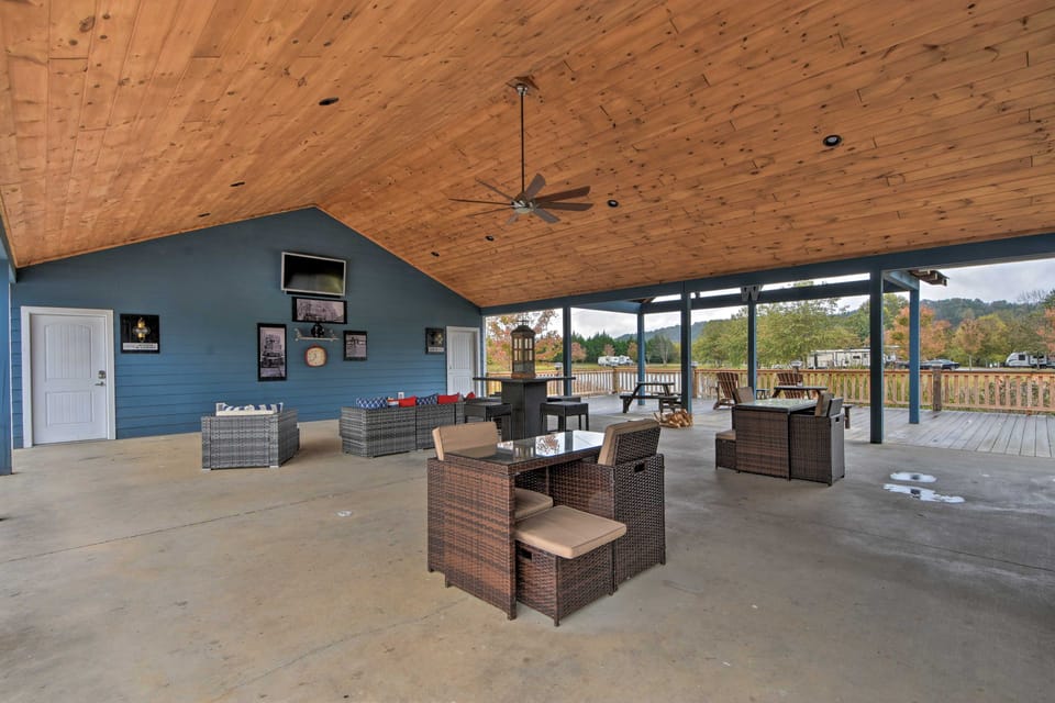 Secluded Morganton Tiny Home w/ Grills! House in Georgia