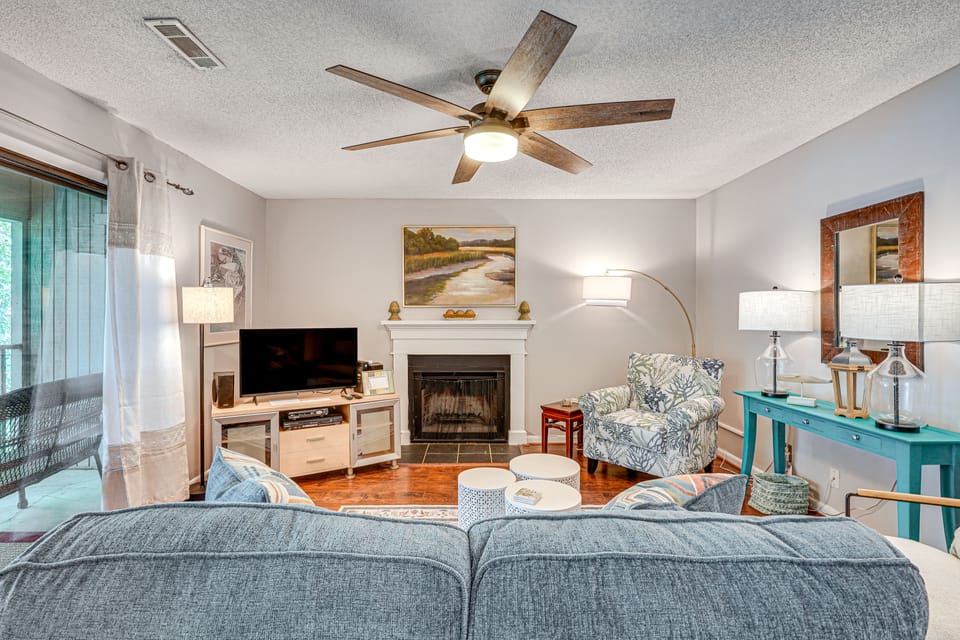Mount Pleasant Condo - Near Charleston & Beaches! Apartment in Mount Pleasant
