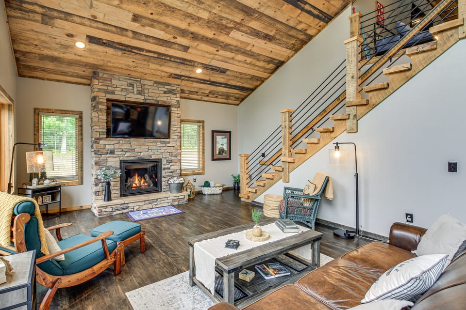 Modern Lakeside Chalet on Crow Wing Chain w/ Dock! House in Minnesota