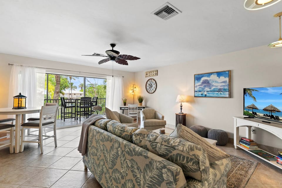 Waterfront Matlacha Condo w/ Patio & Pool Access Apartment in Matlacha