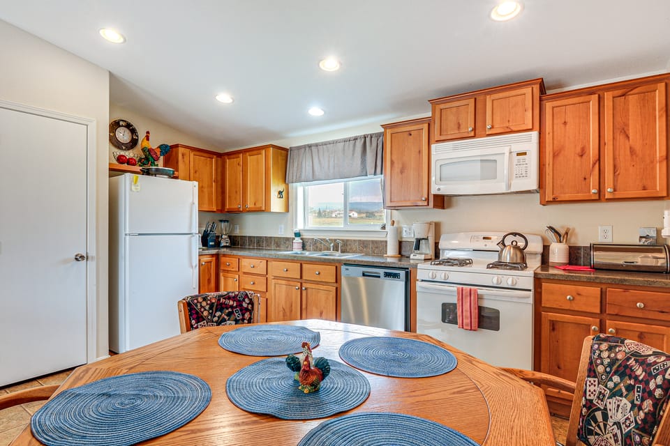 Ranch House in Boulder! Gateway to Nearby Parks! House in Capitol Reef