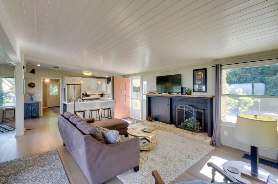 Hendersonville Home w/ Views - 3 Mi to Downtown! House in Laurel Park