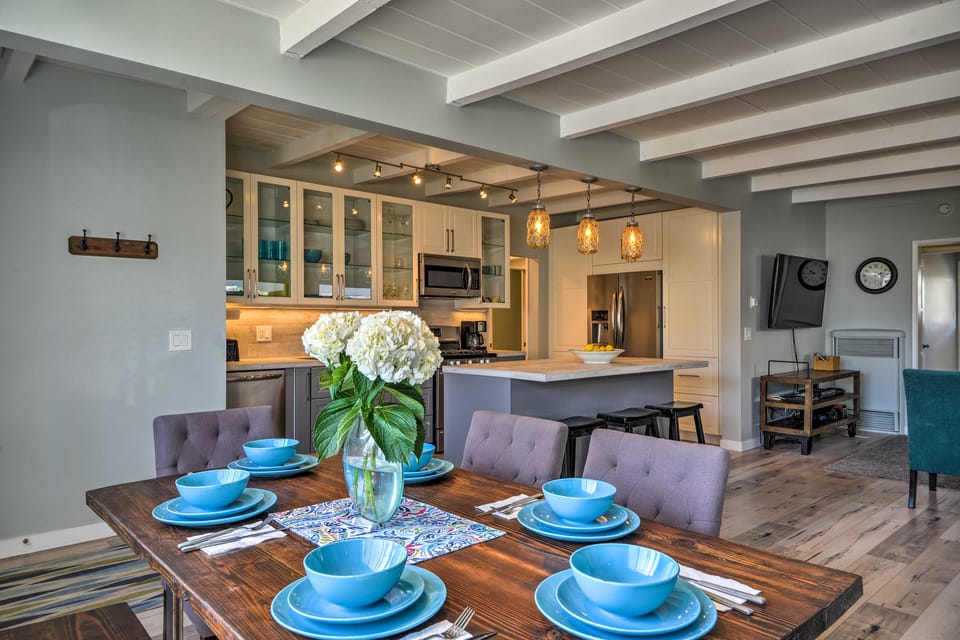 Remodeled Ventura Beach Home with Yard & Fire Pit! House in Ventura