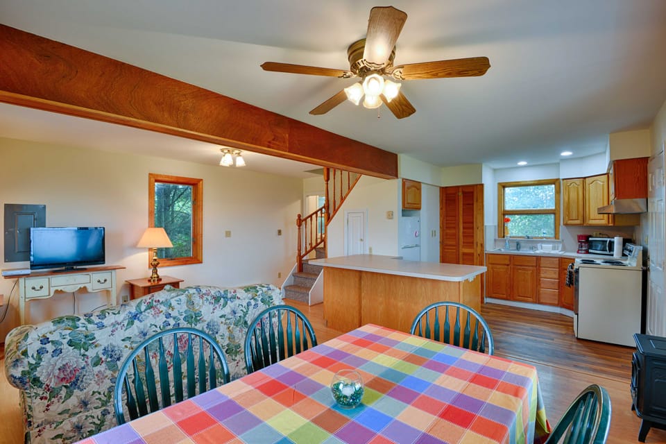 Mountain Top Country Hideaway: 48 Acres, Fire Pit! House in Adirondack Mountains