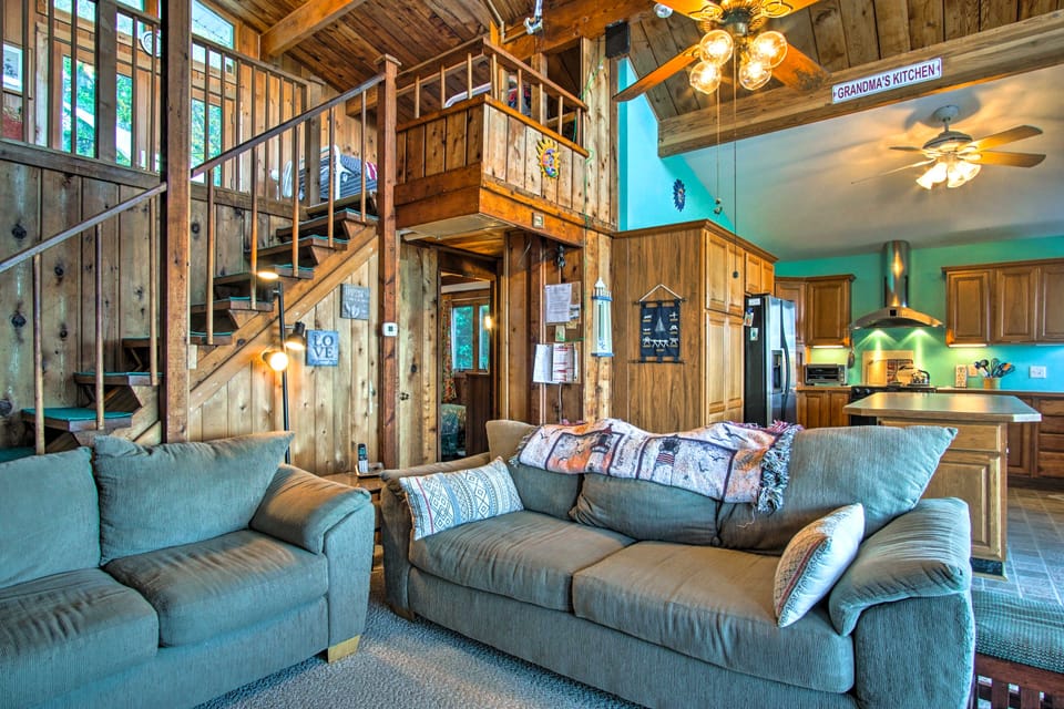 Lakefront Montague Cottage w/ Deck & Beach! Cottage in Wisconsin