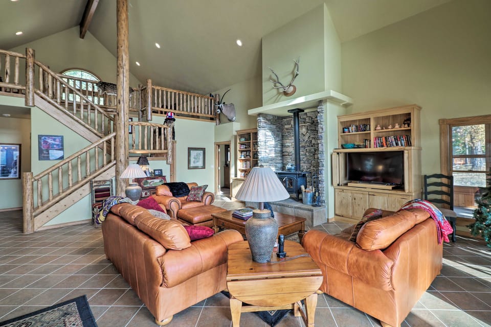 Kalispell Riverfront Home by Glacier National Park House in Idaho