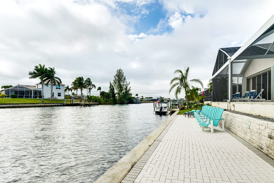 Canalfront Pool & Hot Tub: Home in Cape Coral House in Cape Coral