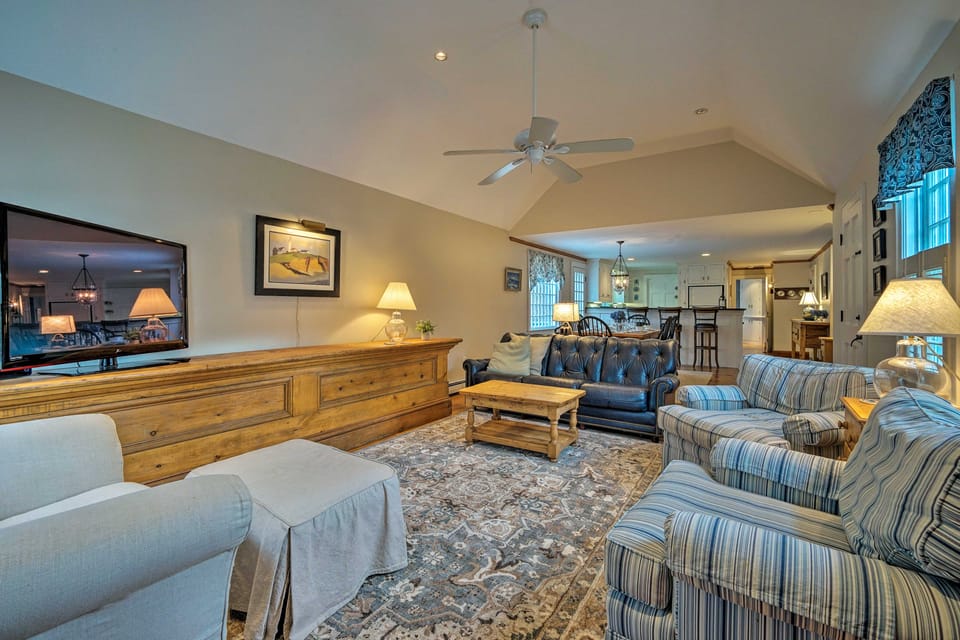 1 Mi to Nauset Beach: Upscale Orleans Home w/ Deck House in Orleans