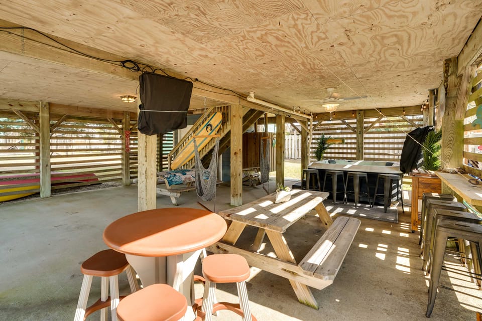 Hot Tub & Fire Pit: Outer Banks Family Getaway! House in Nags Head