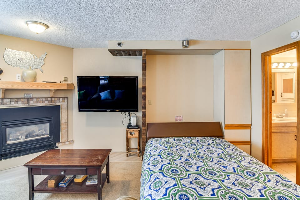 Ski-In/Ski-Out Winter Park Condo w/ Hot Tub Access Apartment in Winter Park
