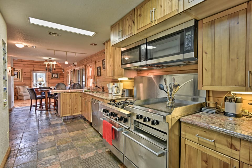 40-Acre Farm w/ Animals & Fishing in Sebring! House in Florida