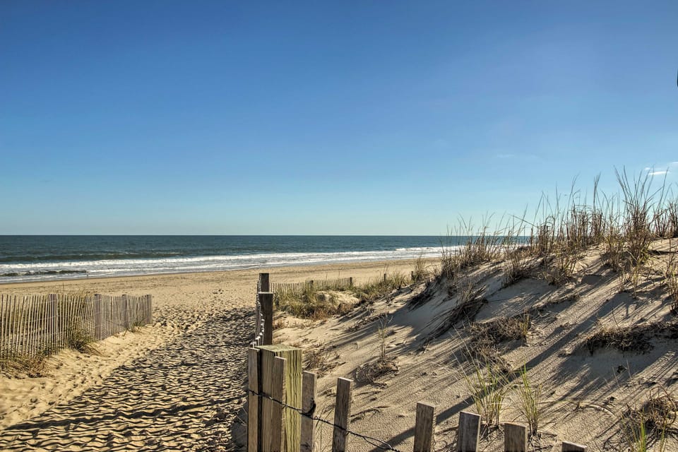 Stroll to Shore! Condo w/ Balcony in Ocean City Apartment in Ocean City